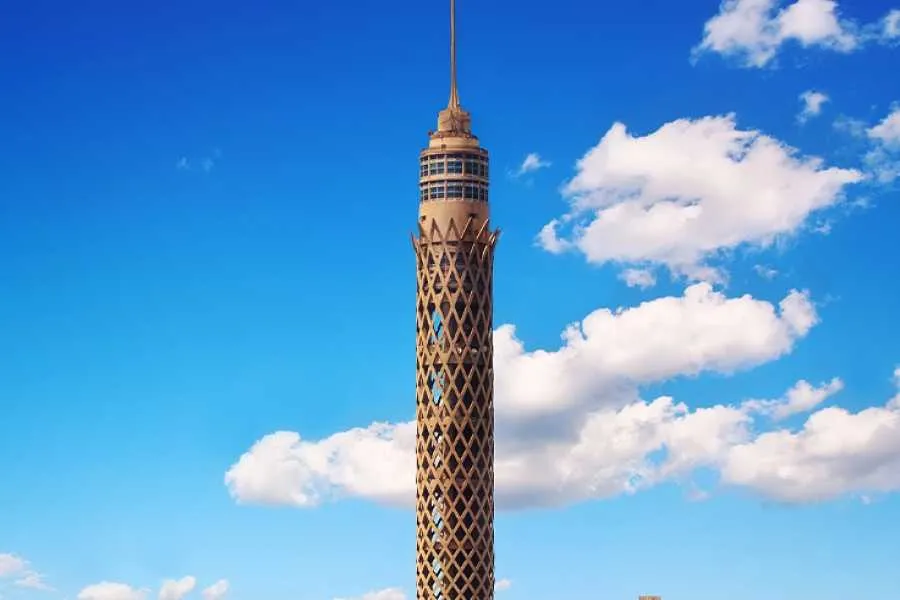 Explore the Wonders of Cairo: Pyramids & More